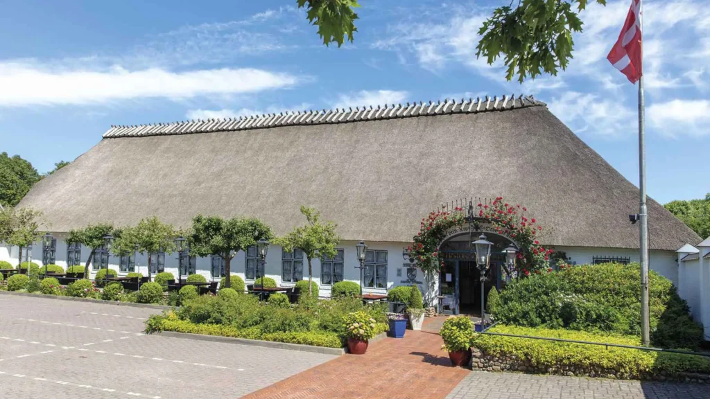 historischer-krug-haus_reetdach3