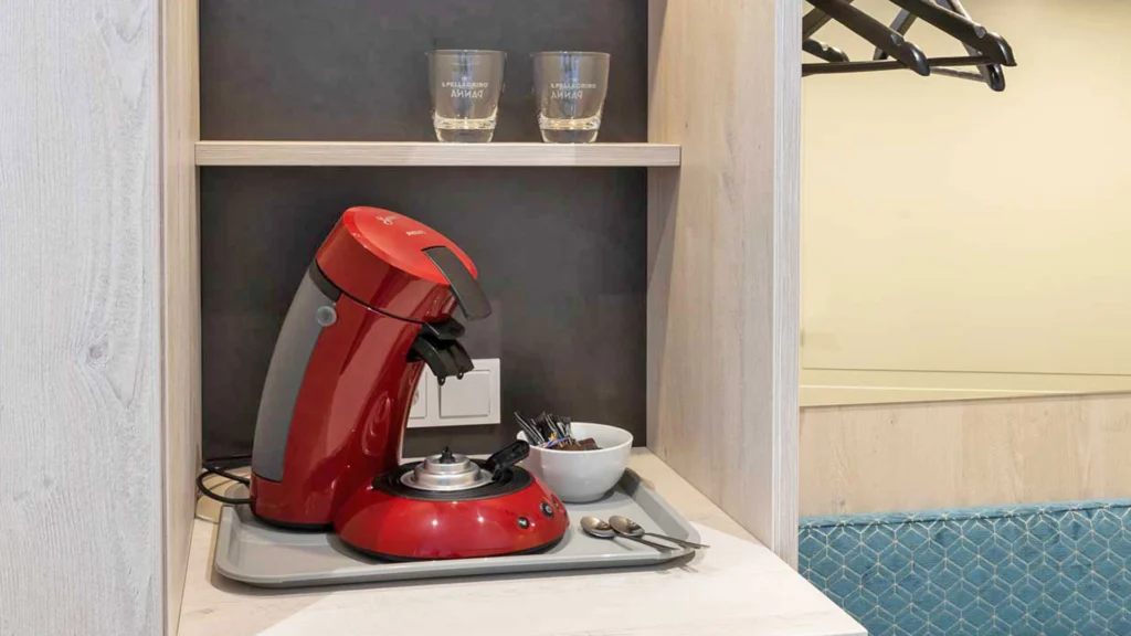 historischer-krug-zimmer-kaffeeautomat