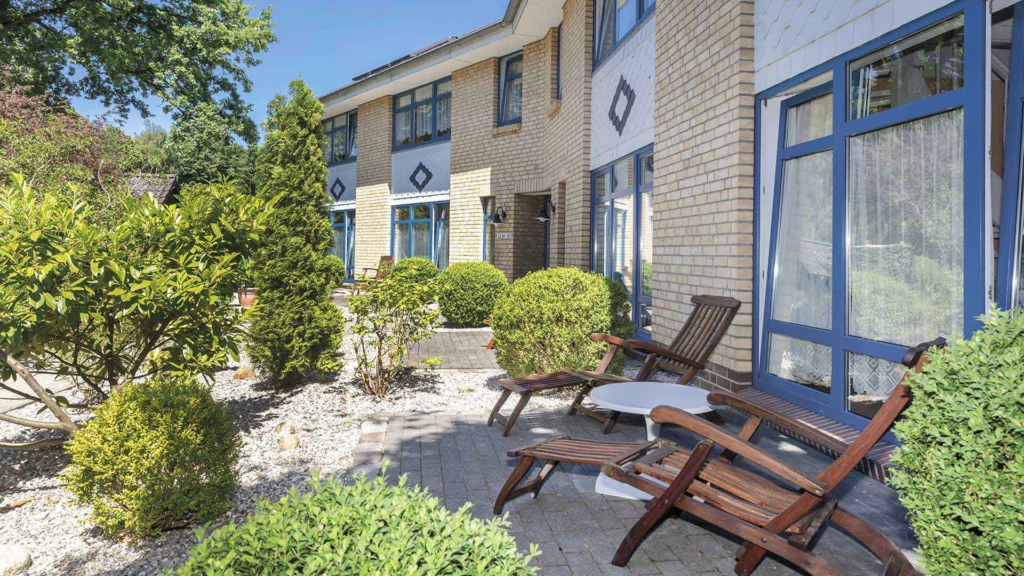 historischer-krug-zimmer-terrasse