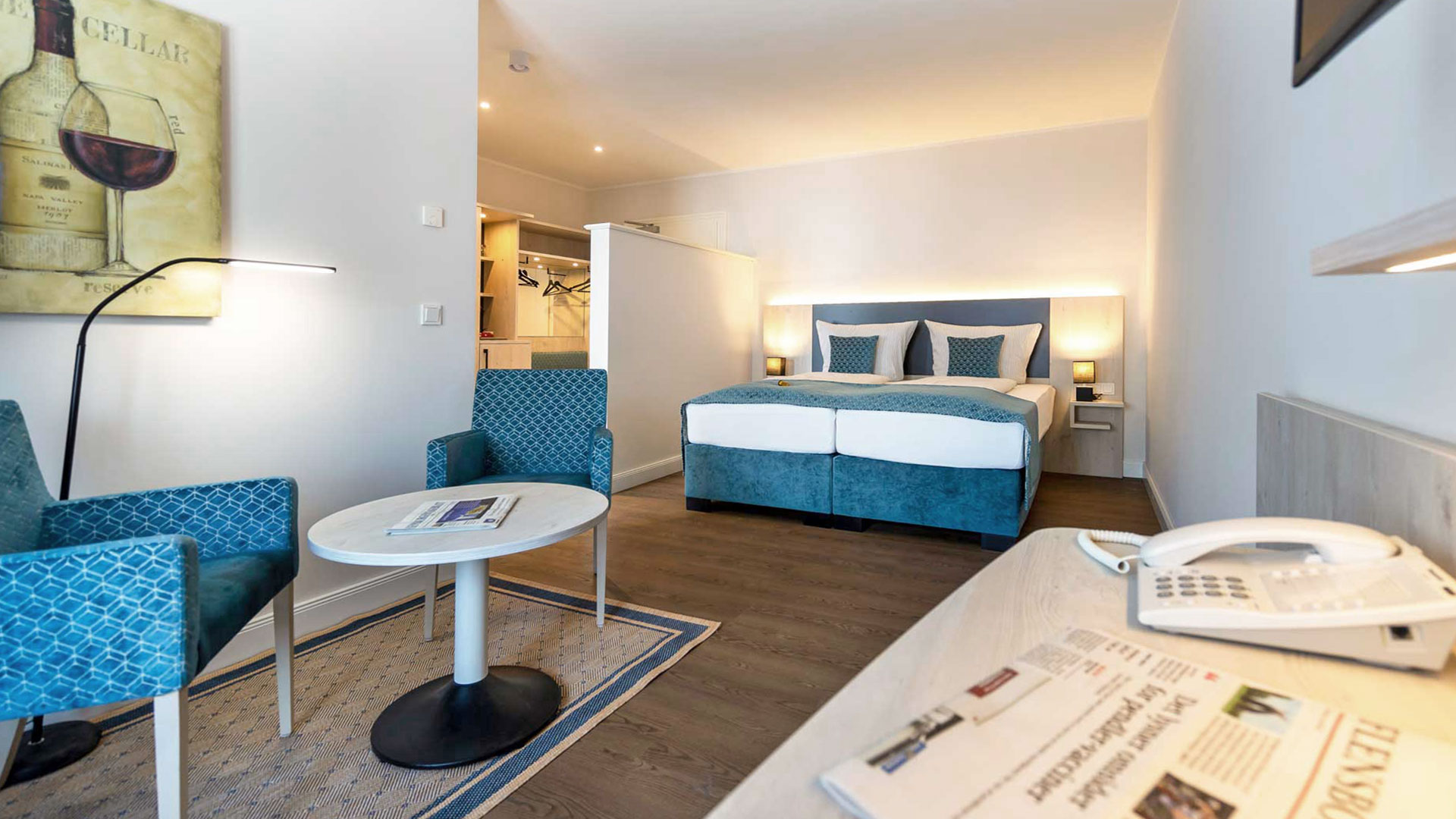 historischer-krug-zimmer-tuerkis